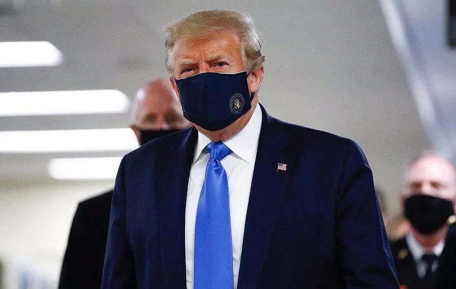 美国二次疫情进入加速期，特朗普终于戴上了口罩 - 1
