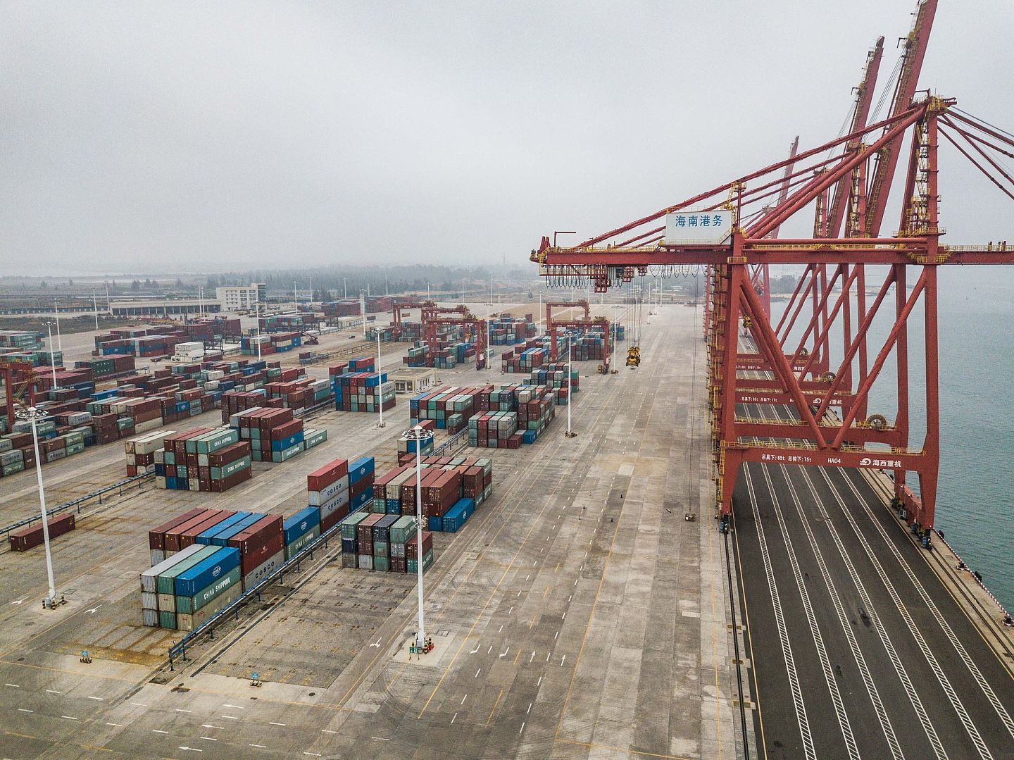 中国海关总署认为，2020年上半年中国进出口贸易好于预期。（新华社）