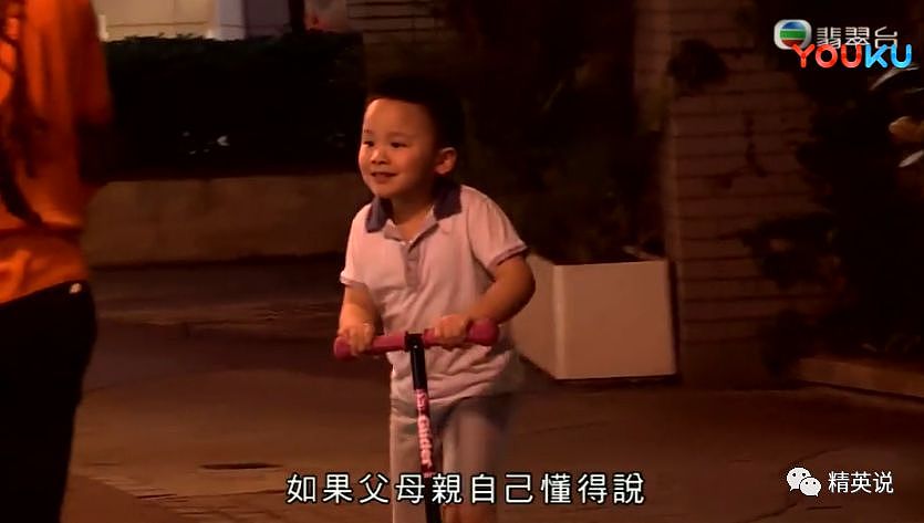 “我要让女儿赢在子宫里”！在香港当小孩有多苦？香港明星体验了一天学校生活，直接被吓哭了…（组图） - 44