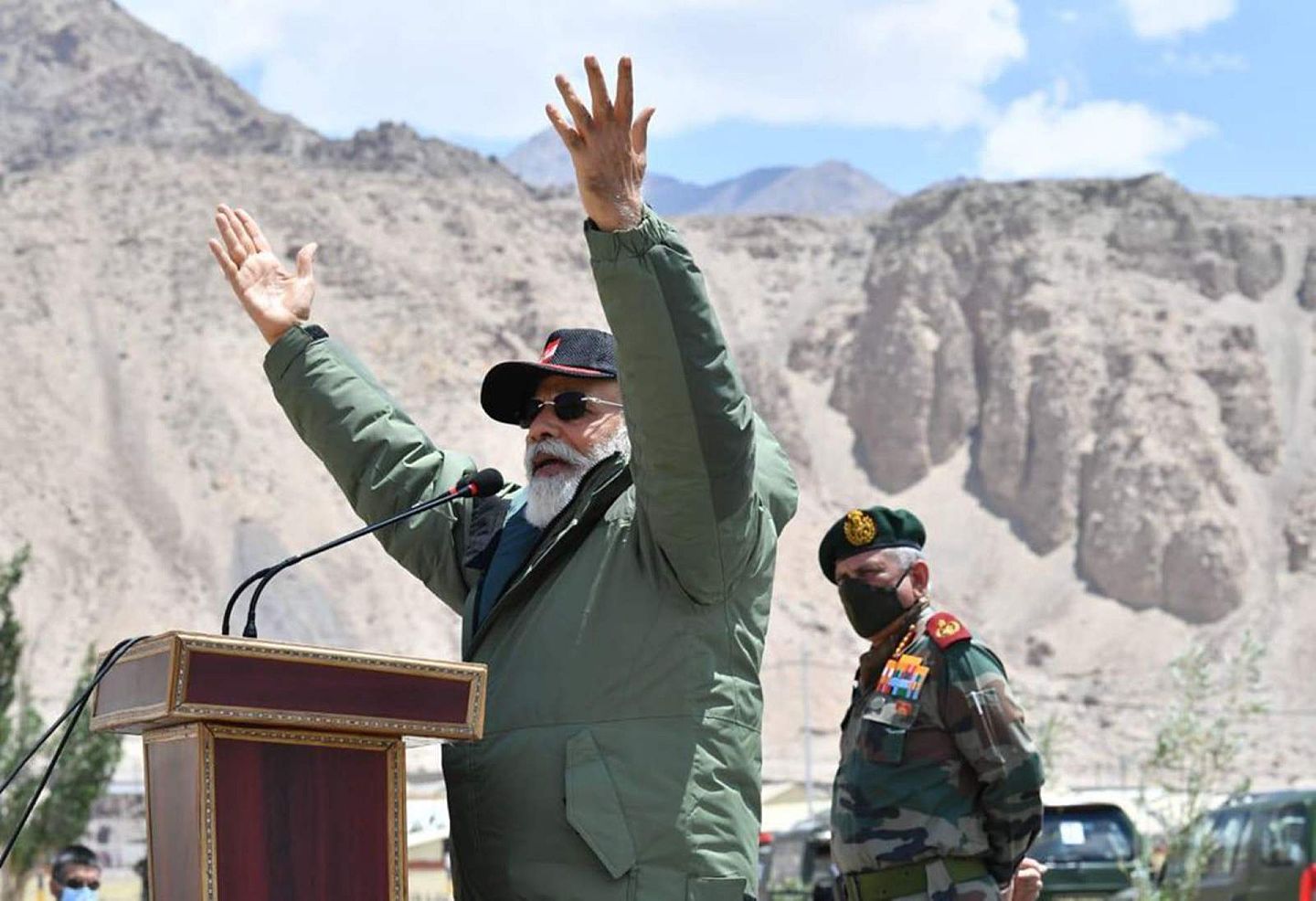 在中印边境局势依然紧张之际，印度总理莫迪（Narendra Modi）7月3日突访了两军对峙前线拉达克（Ladakh），并发表了强硬讲话。中国外交部7月3日也做出了回应。（Twitter@Aditya Raj Kaul）