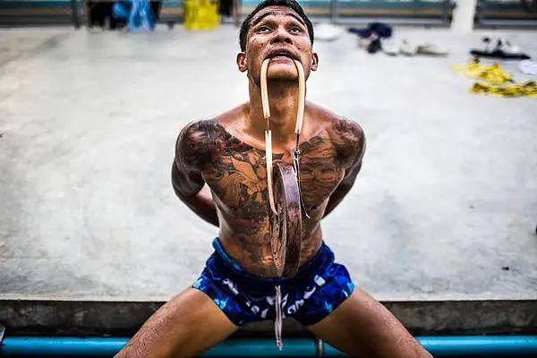 为自由而战！在泰国监狱里，囚犯靠痛扁老外获减刑（组图） - 10
