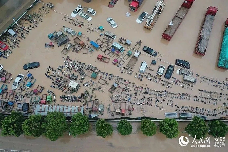 中国27省遭遇洪涝，千人返乡护坝！3000吨茶叶被泡令人泪目，网友举动暖爆... - 10
