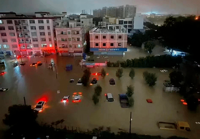 中国27省遭遇洪涝，千人返乡护坝！3000吨茶叶被泡令人泪目，网友举动暖爆... - 18