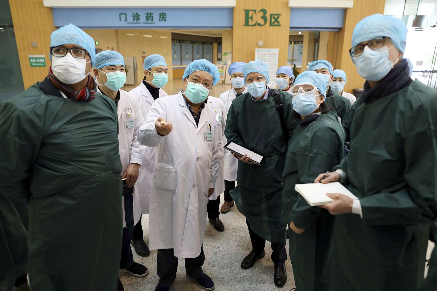 由世卫组织领导的联合专家小组2020年2月23日曾前往武汉，在疫情中心开展工作。此前，他们已在北京、四川和广东同中国同行一道努力，试图针对2019冠状病毒疫情的一些未知问题寻找答案。（Reuters）