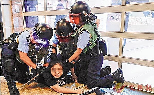香港少女咬伤警员潜逃失败 律师为其辩解获保释（图） - 1