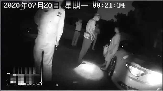 中国男子新买百万玛莎拉蒂，深夜狂踩油门“轰炸”小区：让你们都睡不着！原因大跌眼镜（视频/组图） - 4