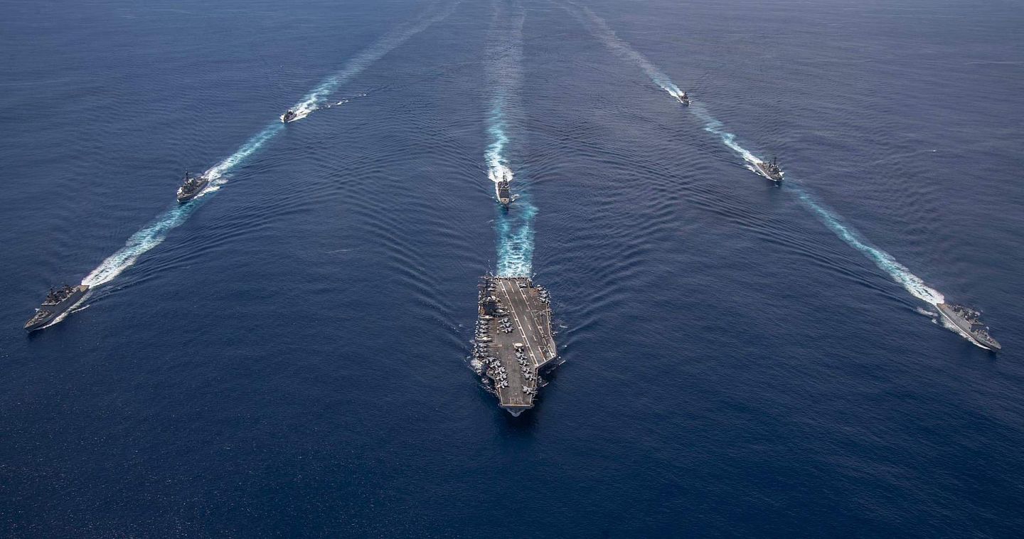 中印关系紧张之际，美国高调支持印度。美军7月20日出动航母与印度举行联合军演。（Twitter@U.S. Pacific Fleet）