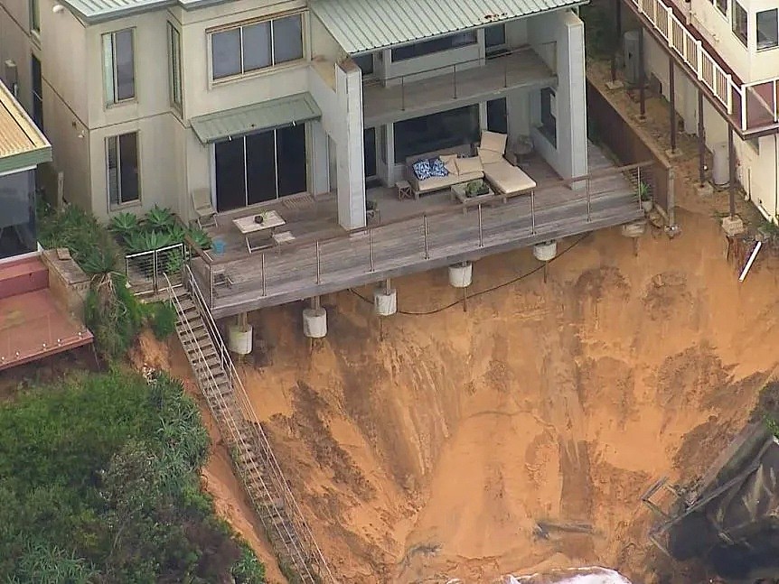 强风降温侵袭昆州，大范围雨水持续整个周末！澳洲海岸遭巨浪侵蚀，近百处房屋“摇摇欲坠”，居民紧急撤离 - 28