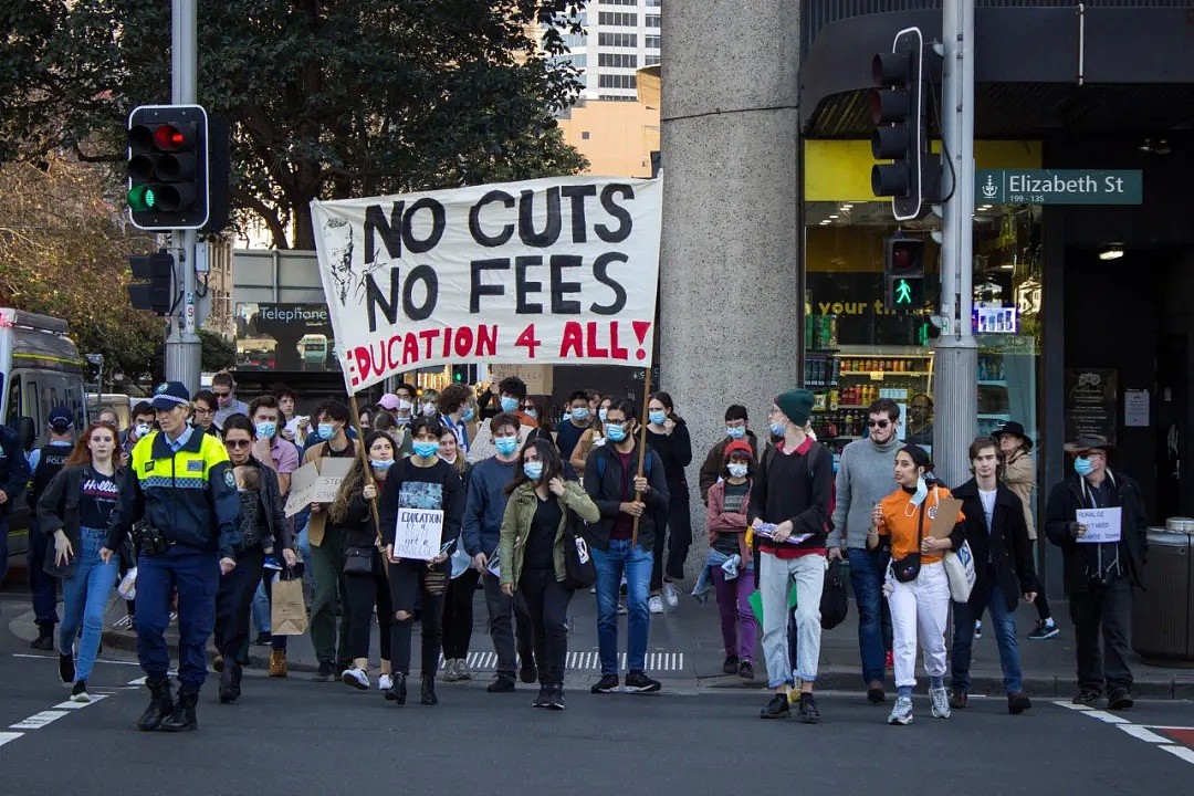 UNSW裁员近500人，师生校内示威抗议！抵制裁员与学院合并（组图） - 13