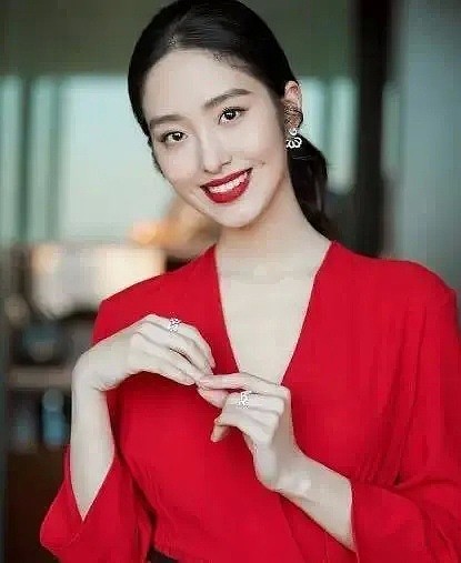 冯小刚最爱华人女星，与大30岁富商当街激吻，抢刘亦菲饭碗，现爆出离婚（组图） - 9
