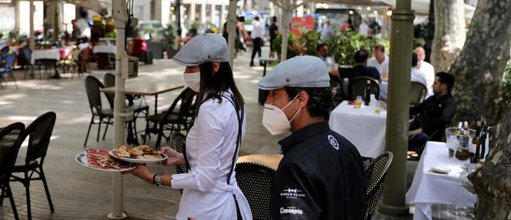 死10人，猛增473！病毒攻入CBD、华人区，2家中餐厅未遵守防疫规定遭点名，女子硬闯检查点，遭全网人肉 - 17