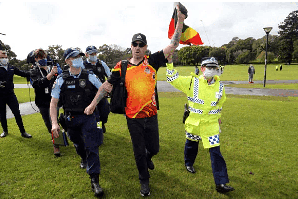 违法也要继续！悉尼BLM游行组织者被捕，多人罚款$1000（组图） - 4