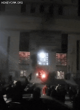 恐怖！美国多地又掀暴动 抗议者遭枪击身亡 城市烈火冲天变战区（视频/组图） - 92
