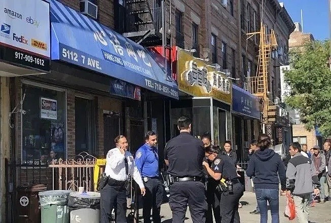 纽约4名华裔持棍棒大闹地下赌档，惊动大批警员（组图） - 1