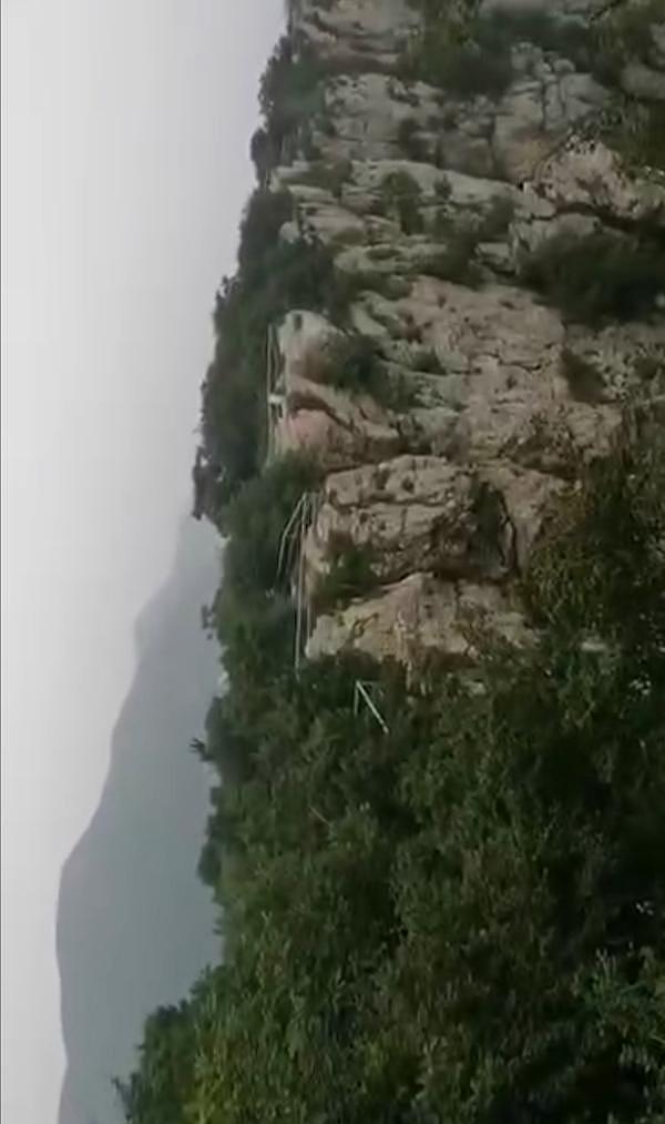 24岁男子独自爬嵩山坠崖身亡，报警人曾听到一声惨叫