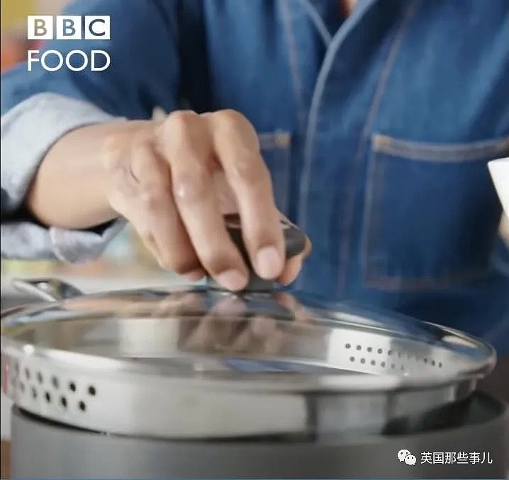BBC美食节目教做蛋炒饭：米饭煮成粥，滤干过冷水，看呆亚洲人（视频/组图） - 6