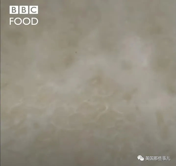 BBC美食节目教做蛋炒饭：米饭煮成粥，滤干过冷水，看呆亚洲人（视频/组图） - 8