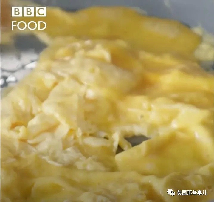 BBC美食节目教做蛋炒饭：米饭煮成粥，滤干过冷水，看呆亚洲人（视频/组图） - 10