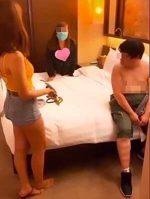 香港美女老师遭肥胖男子性骚扰，将其骗至酒店报复该男子，用皮带抽打并令其舔鞋（组图） - 4