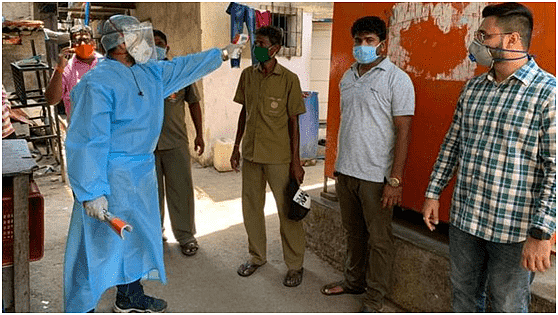 调查发现：孟买贫民窟超过一半居民新冠病毒抗体检测呈阳性（组图） - 2