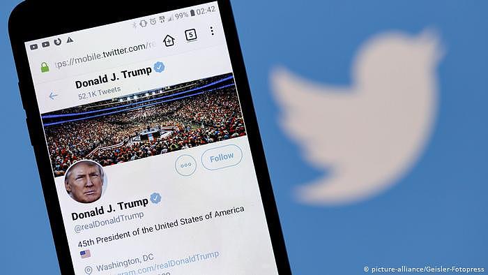 Symbolbild Twitter Account von Donald Trump (picture-alliance/Geisler-Fotopress)