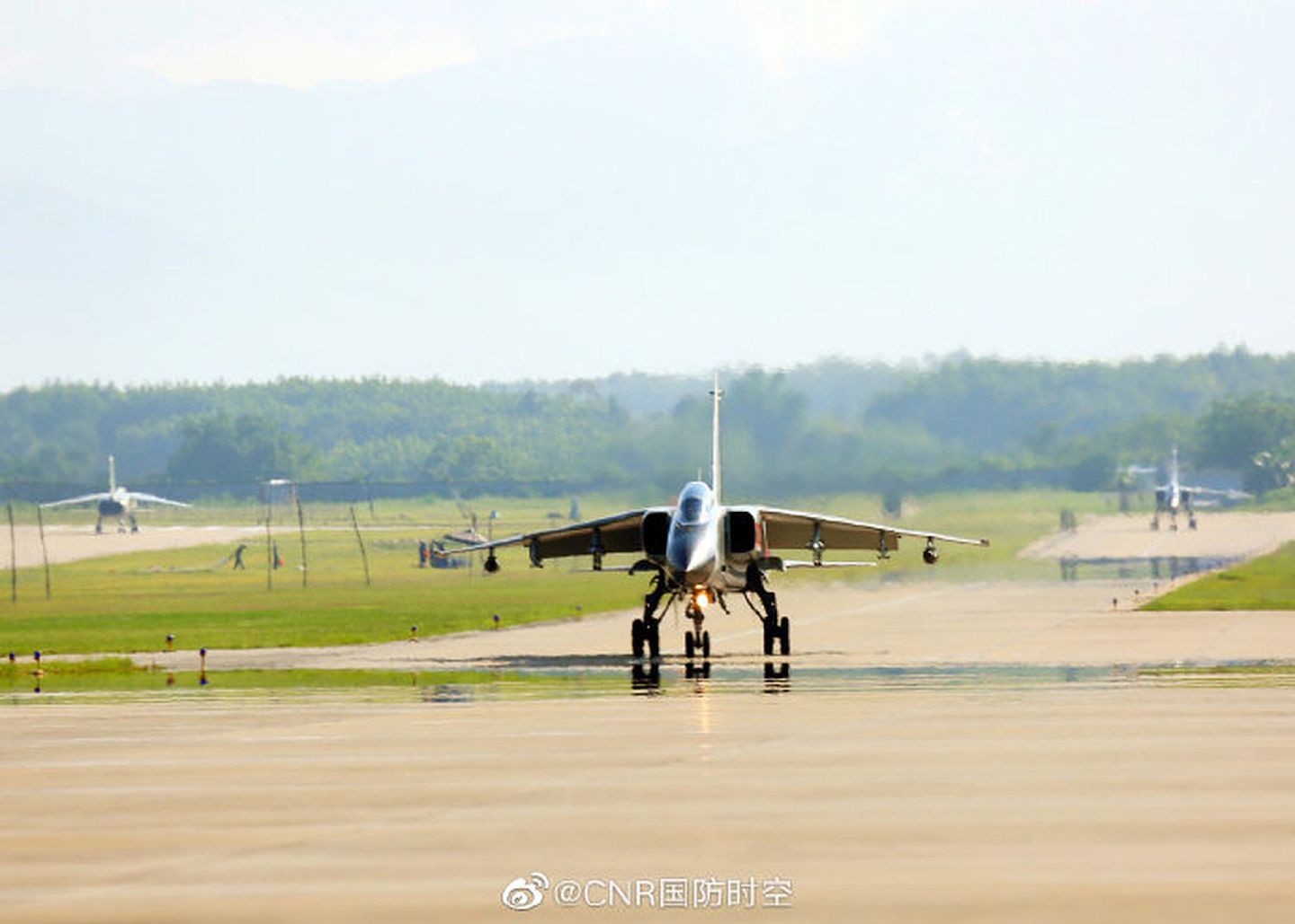 中国海军航空兵仍以中国大陆为基地。（微博@CNR国防时空）