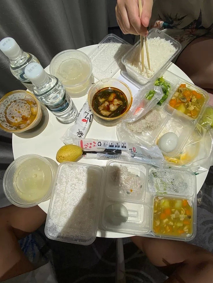 太豪华！中国留学生回国隔离住大套房、吃小龙虾，7天胖5斤，一天花费...（组图） - 10