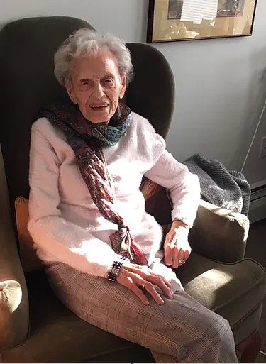太牛了！102岁老太太，战胜1918年流感、两次癌症和新冠肺炎（组图） - 1