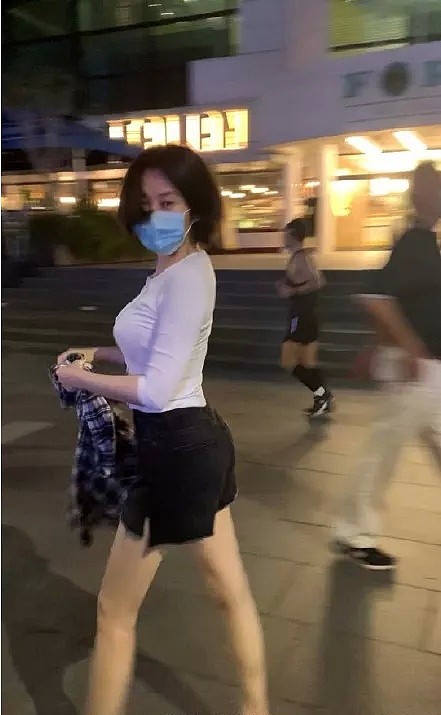 【美女】50岁的她冻龄太夸张，凭尤物身材撩倒韩国第一富豪，全网粉丝都酸哭了（组图） - 34