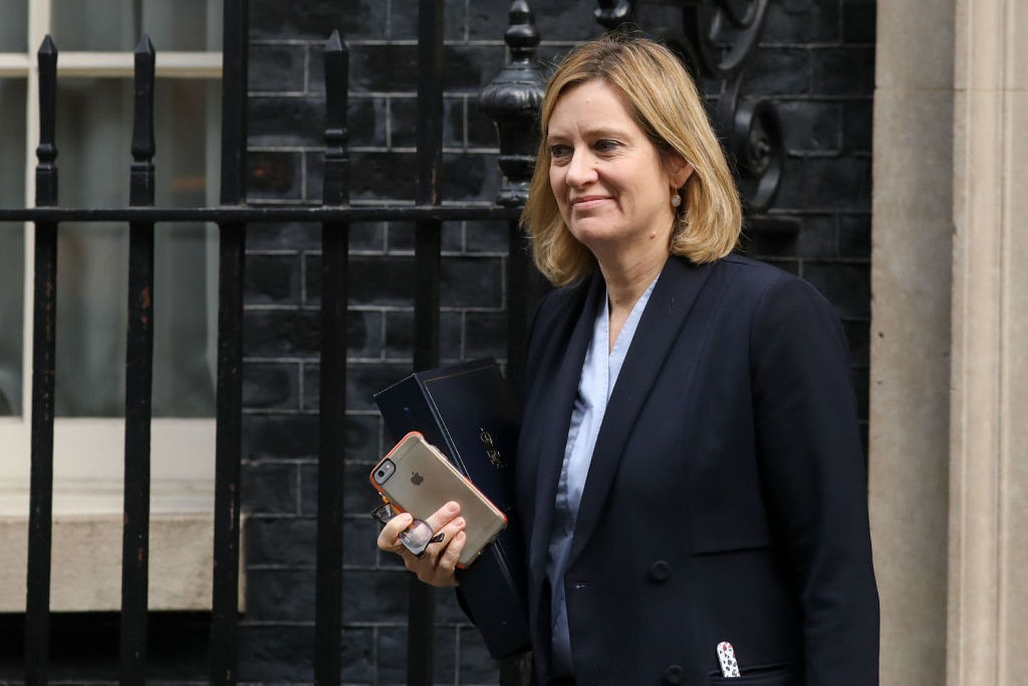 2016年英国内政部长Amber Rudd走入唐宁街十号。（Getty ）