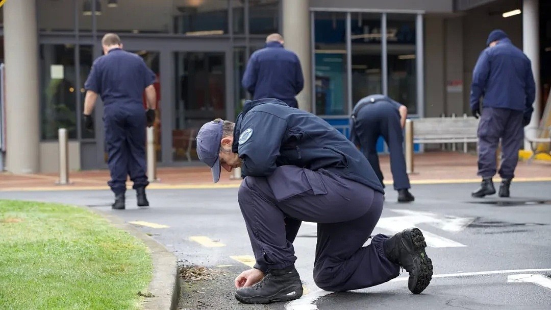 新西兰商场现2枚炸弹，拆弹小组出动；女子强闯隔离酒店；华人女子被困中国7个月（组图） - 4