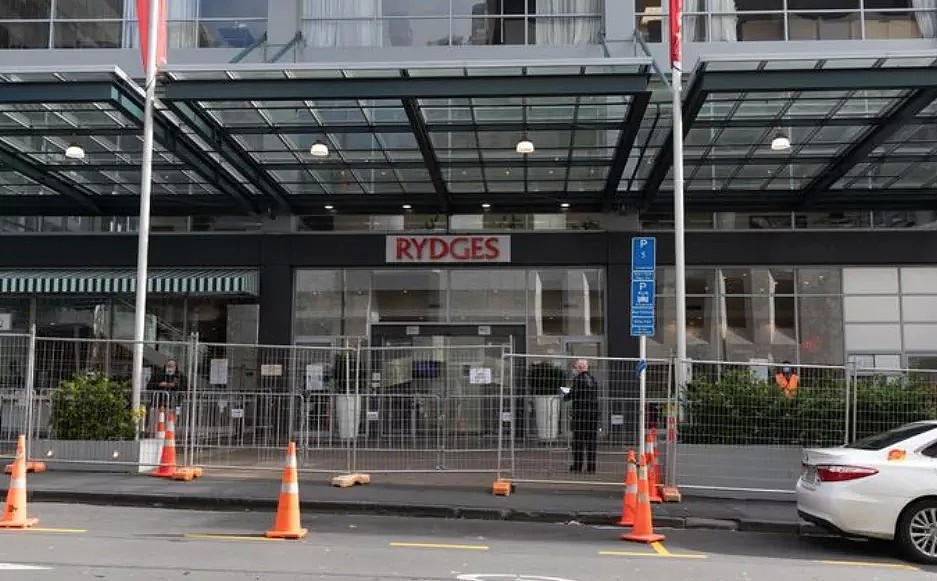 新西兰商场现2枚炸弹，拆弹小组出动；女子强闯隔离酒店；华人女子被困中国7个月（组图） - 10