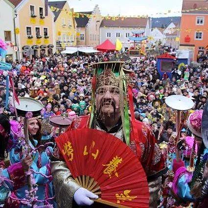 德国小镇的狂欢节，那里的老外都忙着当“中国人”（组图） - 6