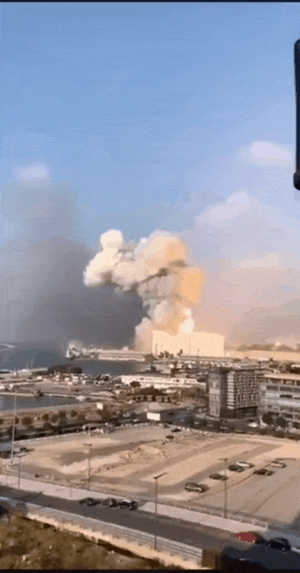 崩溃边缘的黎巴嫩遭遇“国难级”大爆炸，罪魁祸首不只是俄罗斯货船（组图） - 1