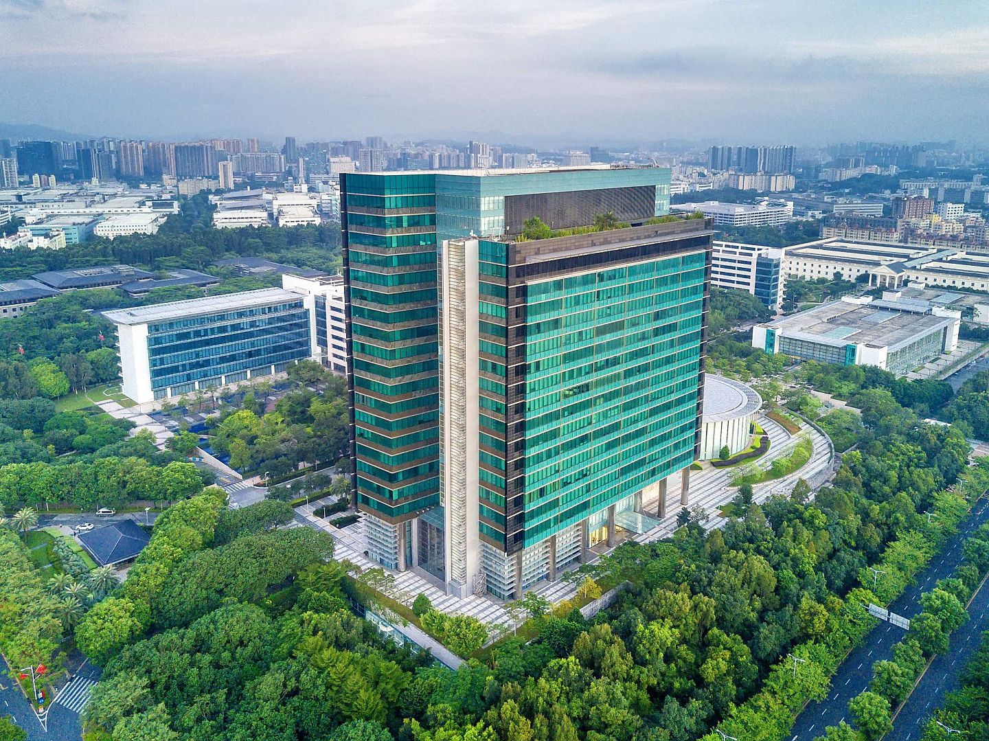 2017年9月26日，位于中国深圳的华为总部研发大楼。（视觉中国）