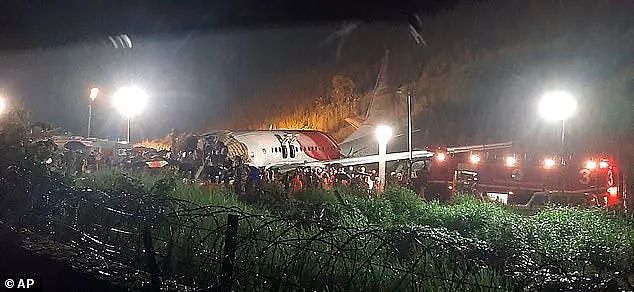 印度载191人客机滑出跑道断成两截 已16死123伤（组图） - 3