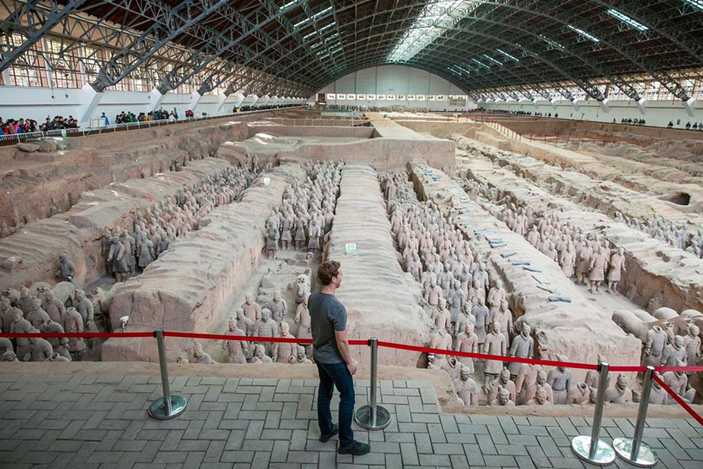 2015年10月26日，扎克伯格曾参观过秦始皇陵兵马俑。 （Facebook@Mark Zuckerberg）