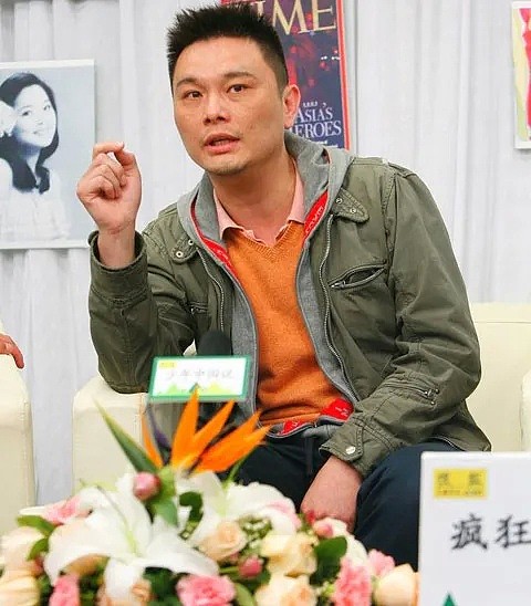 这个当“妓女”的清华大学男教授：异装癖的同性恋男妓，被嫌弃了一辈子（组图） - 4