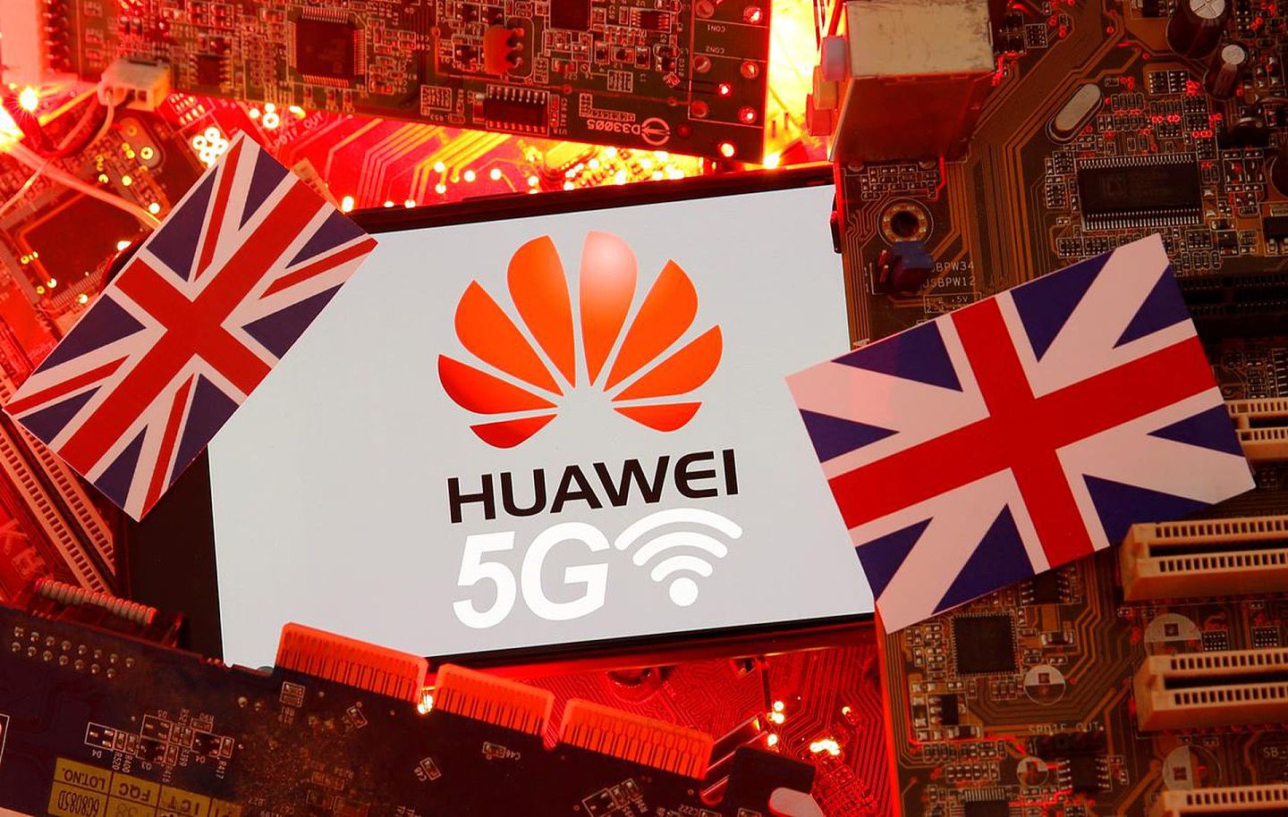 英国此前在华为问题上多次摇摆，但还是决定从5G中剔除华为设备，此事已经引发了北京的不满。（Reuters）