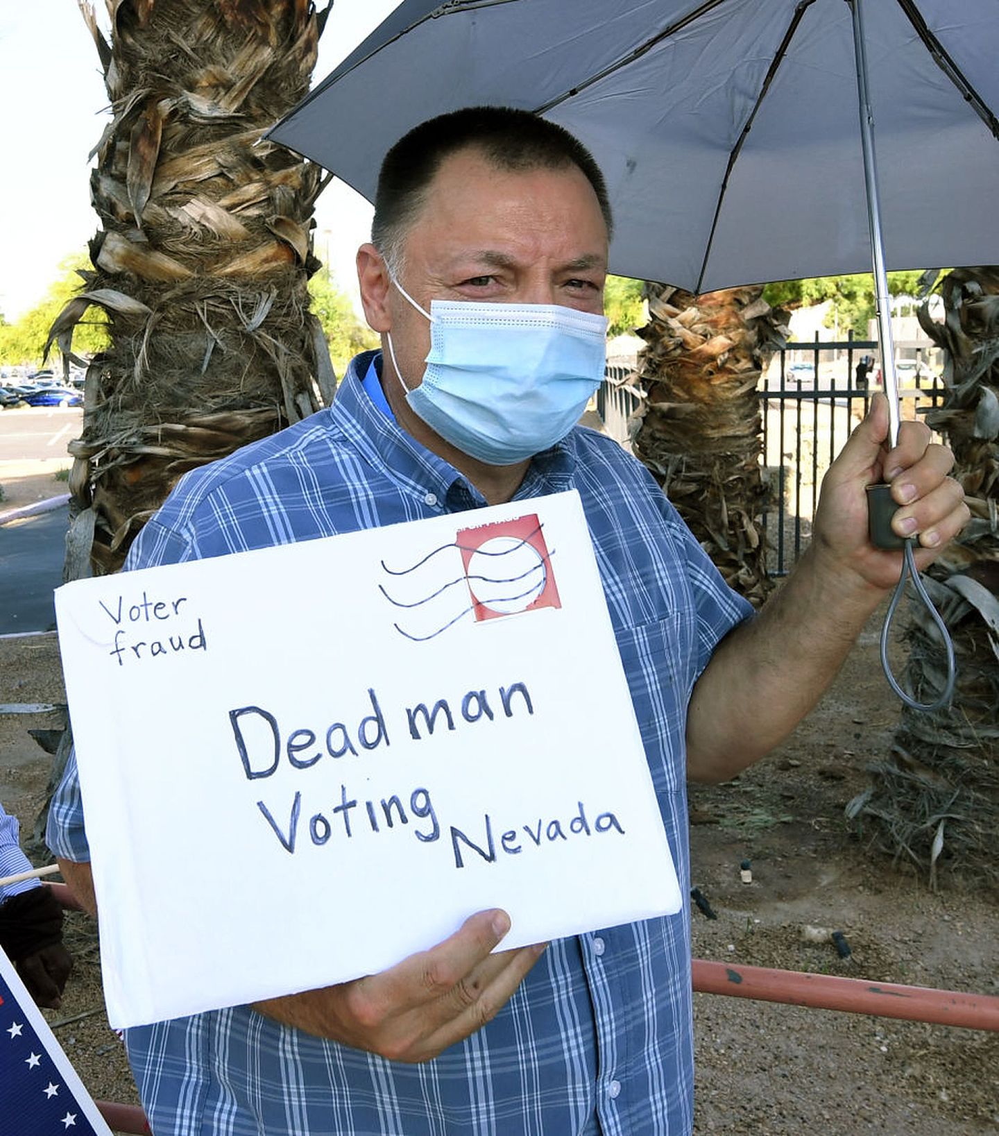 内华达州（Nevada）近日通过向全体已登记选民寄出邮寄选票，有特朗普支持者上街抗议，认为此举会造成选民欺诈。（GettyImages）