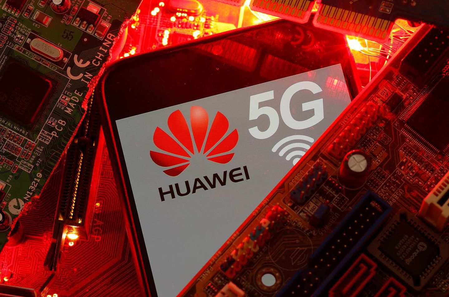 同为中国企业的华为，因其领先的5G技术也遭到了美国政府的打压。（Reuters）