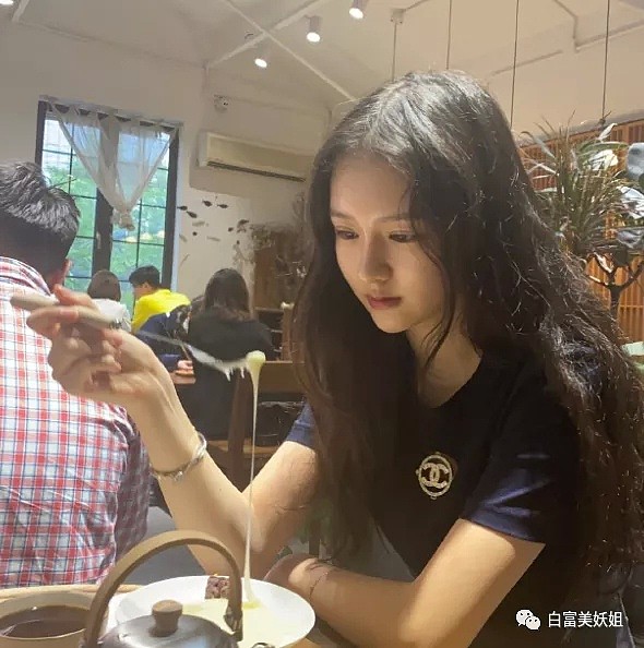 上海15岁富二代背景神秘不可说，王菲女儿都不敢抢她风头？（组图） - 55