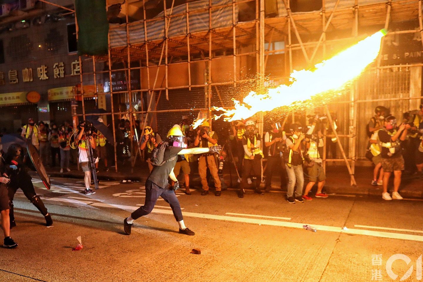 2019年反修例示威浪潮中，有部分示威者主张“揽炒”。（HK01）