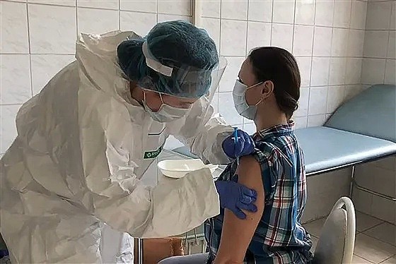 首支新冠疫苗在俄罗斯注册，普京女儿亲自试验，绕过测试直接大规模接种！外媒集体忧心（组图） - 16