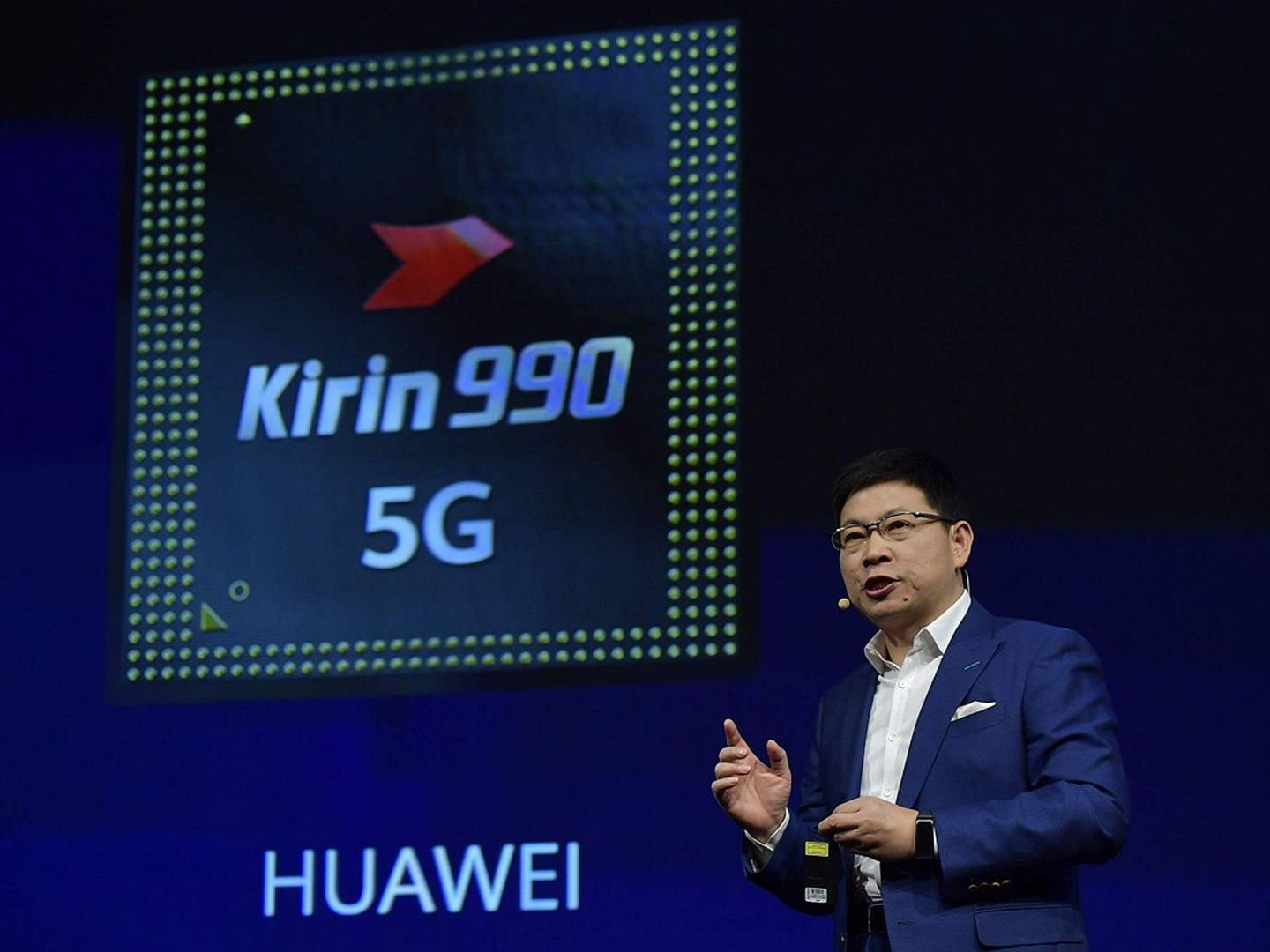 2019年9月6日，华为消费者业务CEO余承东在德国柏林国际电子消费品展览会（IFA）出席发布会，发布最新5G芯片。（视觉中国）