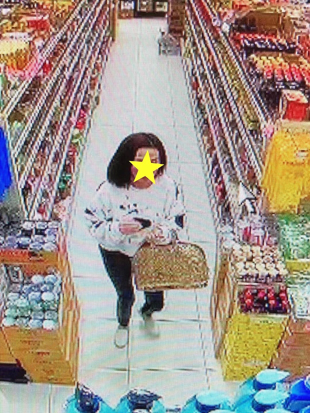 丢人！开保时捷背爱马仕，这位华人大妈在超市里啥都偷，报警都没用（组图） - 10