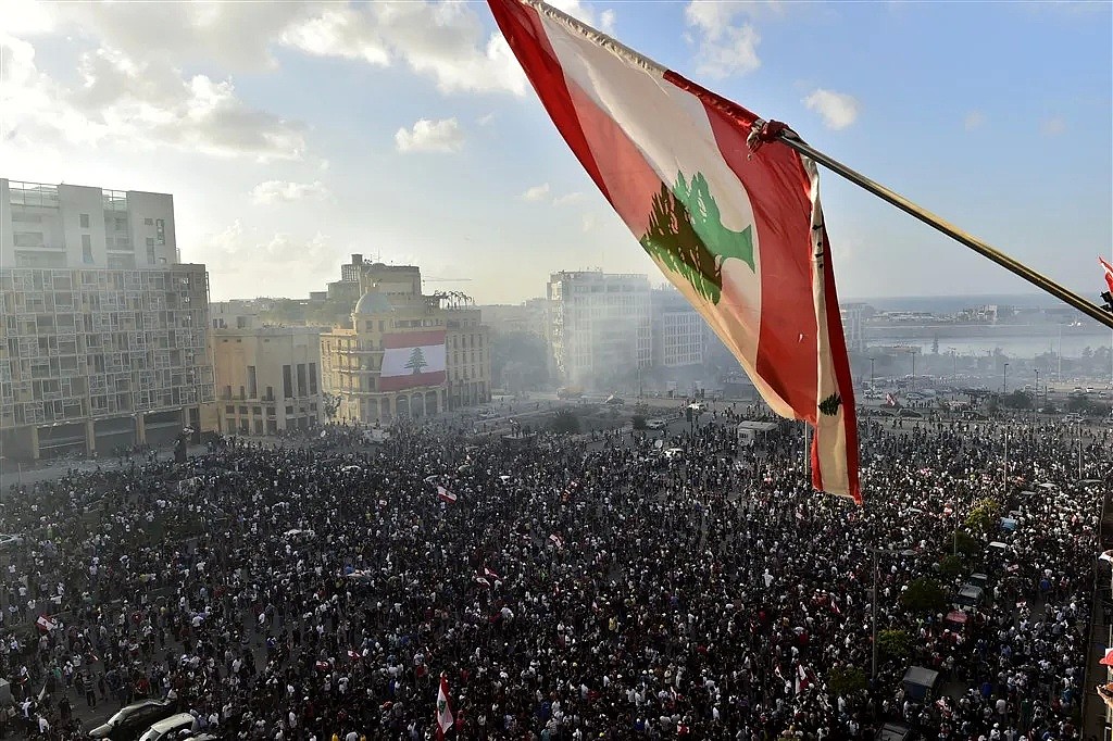 灾后30万人流浪！黎巴嫩民众大规模示威，政府宣布集体辞职，真正的“灾难”才刚刚开始…（组图） - 36