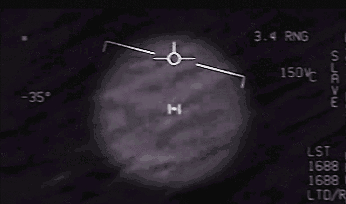 美军用红外摄影机拍下的UFO飞行画面