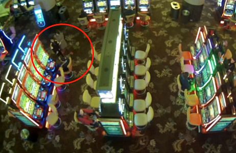 中国小学生在家长帮助下溜进Star玩老虎机！赌场被重罚$9万（视频/组图） - 2