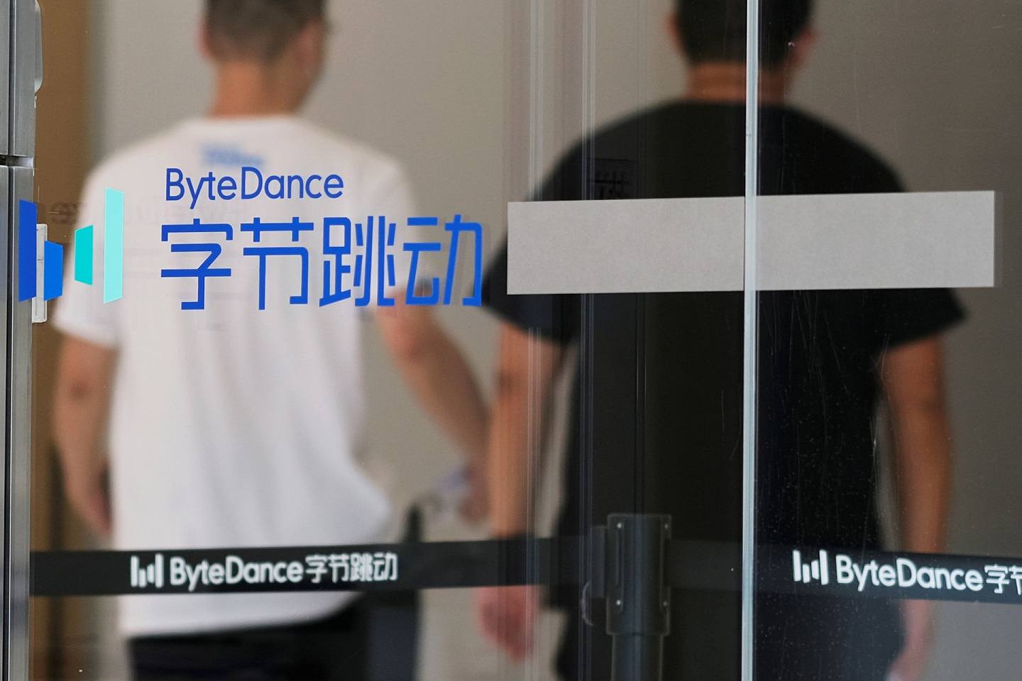 美国「封杀」TikTok：TikTok对字节跳动来说是最成功的海外平台。 路透社2020年7月29日引述消息人士报道，字节跳动的投资者将TikTok的估值定为500亿美元。 图为2020年7月7日镜头下位于中国北京的字节跳动办公室。 （Reuters）
